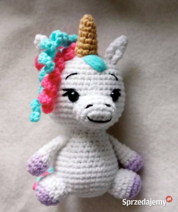 Jednorożec wykonany na szydełku Łask