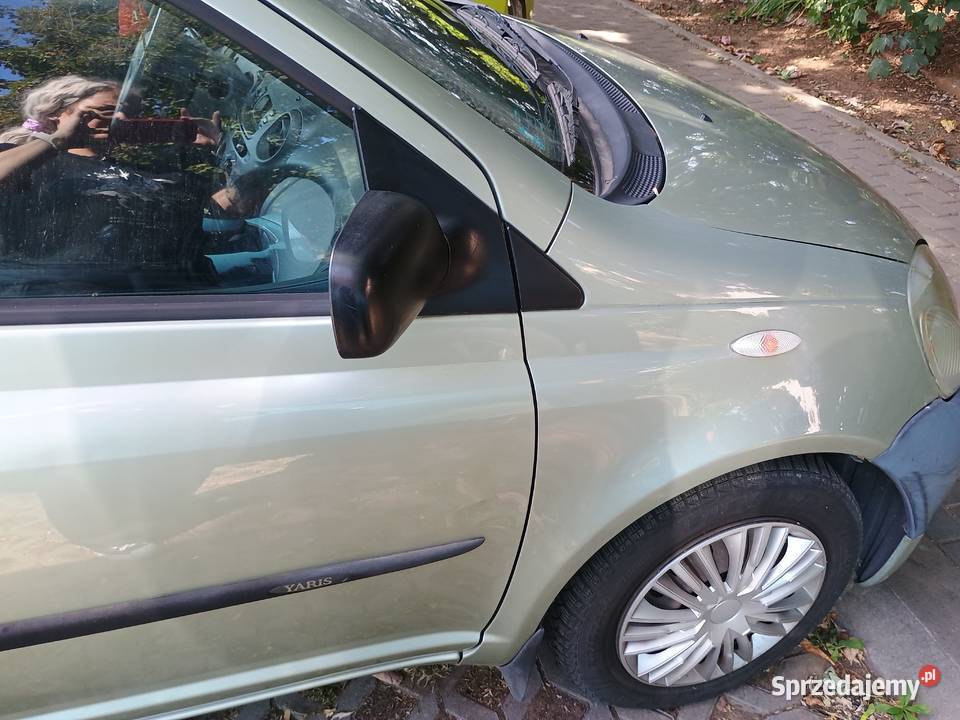 Toyota yaris 2002 jeździ skręca hamuje oc pt Siemianowice Śląskie