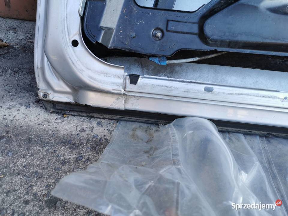 AUDI A3 8L 5D 9903 LY7W DRZWI PRAWE PRZÓD Pionki sprzedam