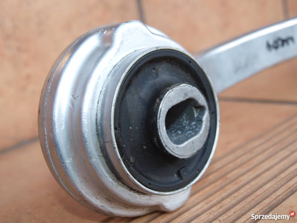 Mercedes C klasa W204 wahacz lewy przód nowy wahacze Kalisz