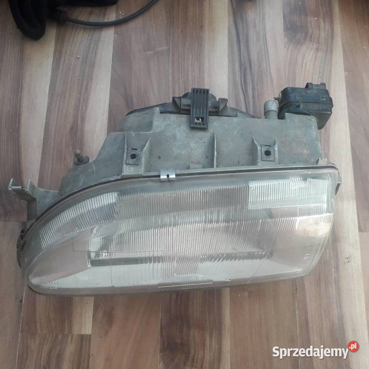 Sprzedam Reflektor kierowcy Valeo Renault 19 Żabno
