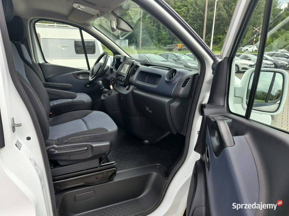 Opel Vivaro 16 D 145 AMBULANS karetka nawigacja Kęty
