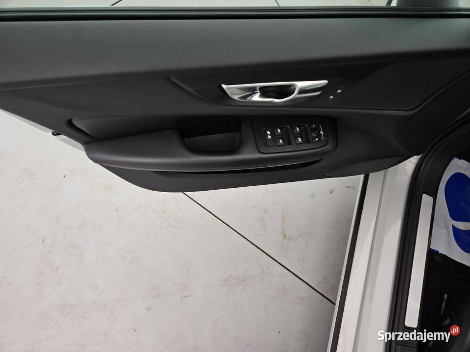 Volvo V60 B4 D Momentum aut Z Polskiego Salonu bluetooth