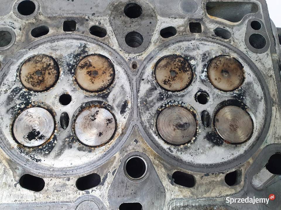 GŁOWICA CYLINDRÓW BMW E60 20 D 7785876 778587609 osobowe Chełm