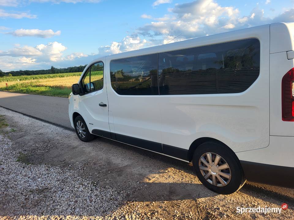 Renault trafic 9 osobowy 2017 manualna