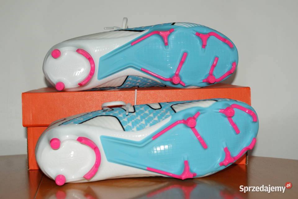 BUTY PIŁKARSKIE KORKI NIKE ZOOM VAPOR 15 ACADEMY Toruń