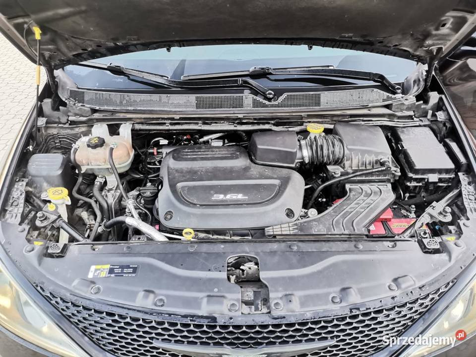 Chrysler Pacyfika LIMITED S 2018r bogata wersja Rok produkcji 2018 Płońsk
