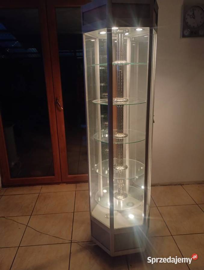 Sprzedam witrynę szklaną ozdobną biżuteria Piekoszów