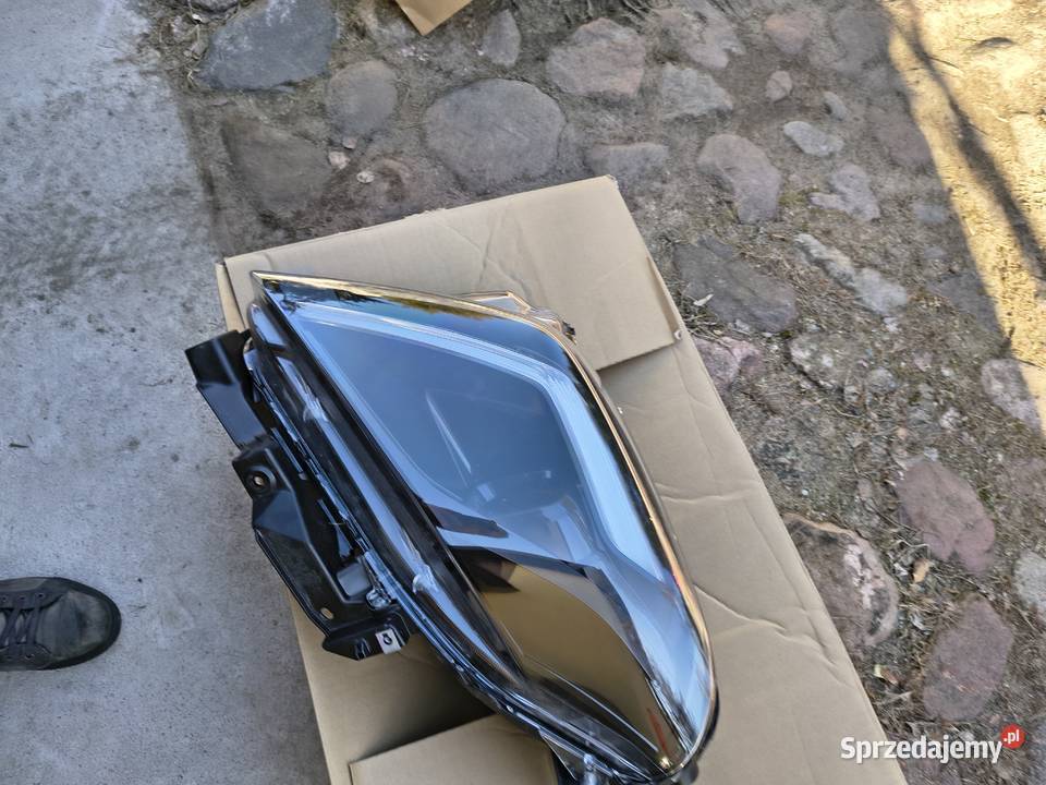 SprzedamPrawy leflektor do Suzuki Swift 2024r Warszawa