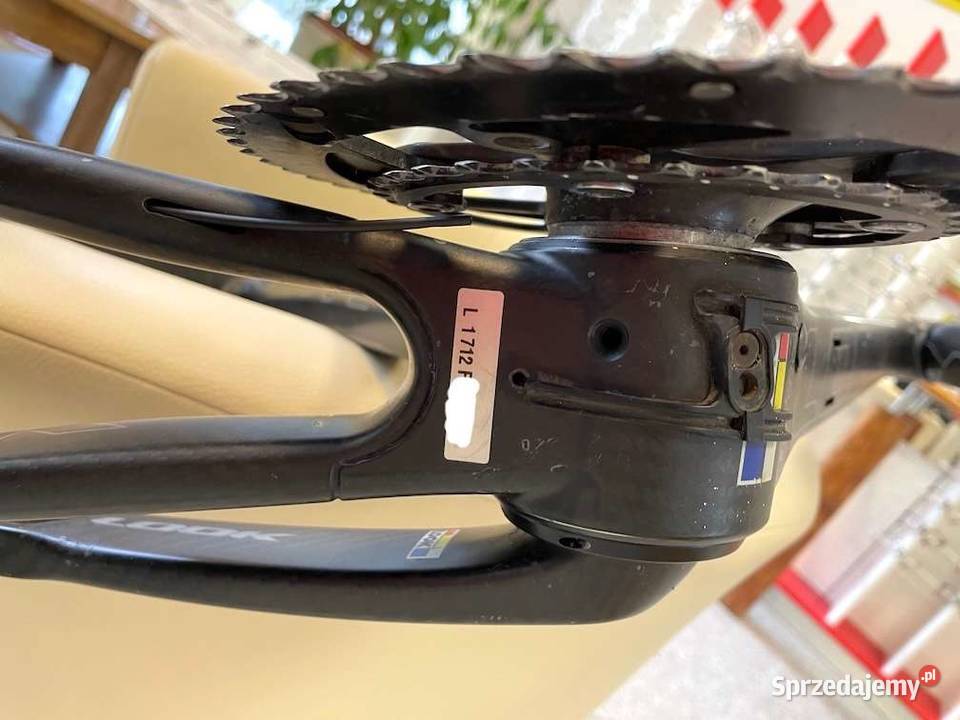 Zestaw czarnozłotych ramek Look 695 w rozmiarze Brzeziny