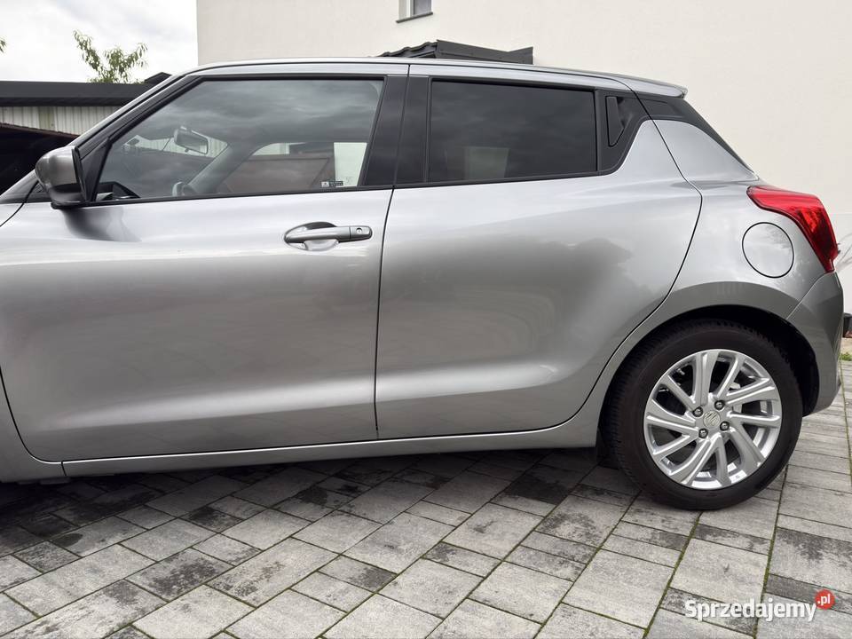 Suzuki Swift Premium Plus garażowany