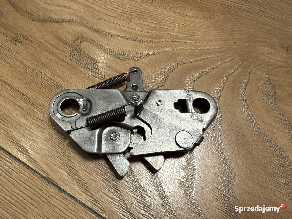 Fiat 126 p zamek bagażnika przód Oryginał