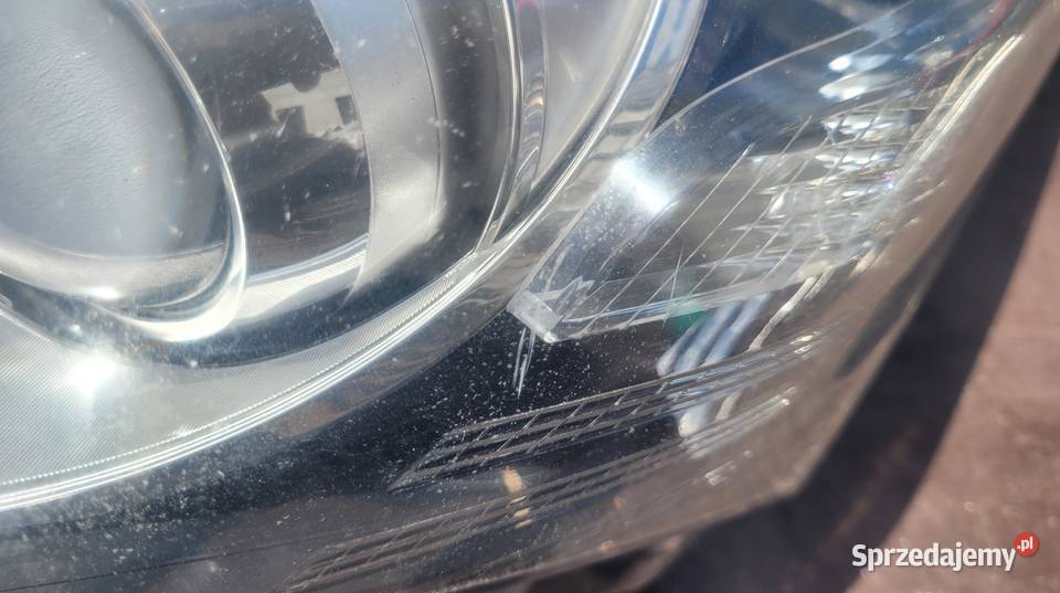 TOYOTA AVENSIS T27 LIFT LEWA LAMPA PRZÓD osobowe śląskie