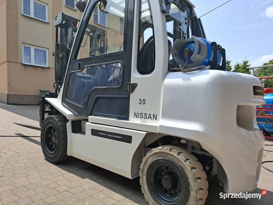 Wózek nissan forklift 3t 2016r Trzyciąż