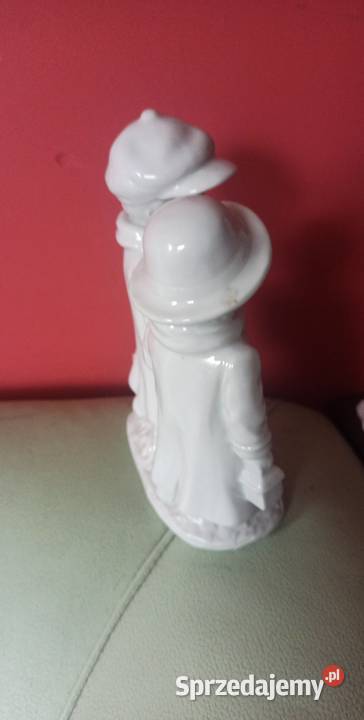 Figurka pary Ona z torebeczką On z parasolem Gdańsk