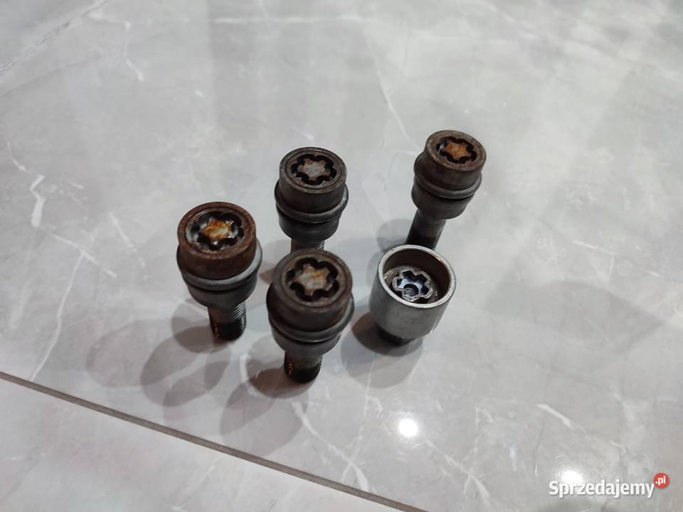 Złodziejka audi komplet ze śrubami Pozostałe mazowieckie Garwolin sprzedam