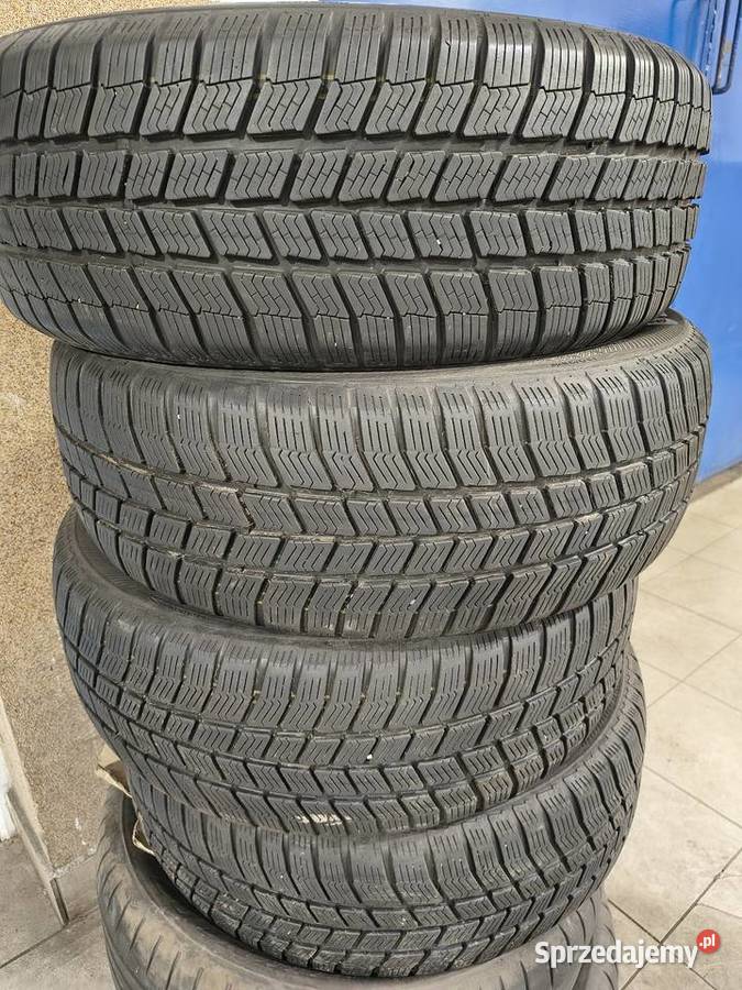 Opony zimowe 205 60 16 sprzedam