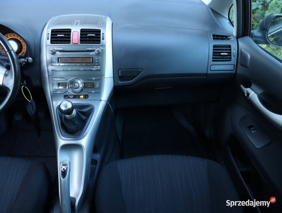 Toyota Auris 16 Dual VVTi ABS