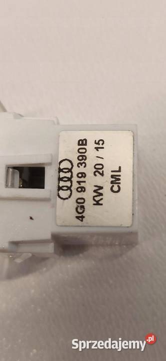 AUDI A7 4G LAMPKA OŚWIETLENIE 4G0919390B osobowe Oświetlenie kabiny