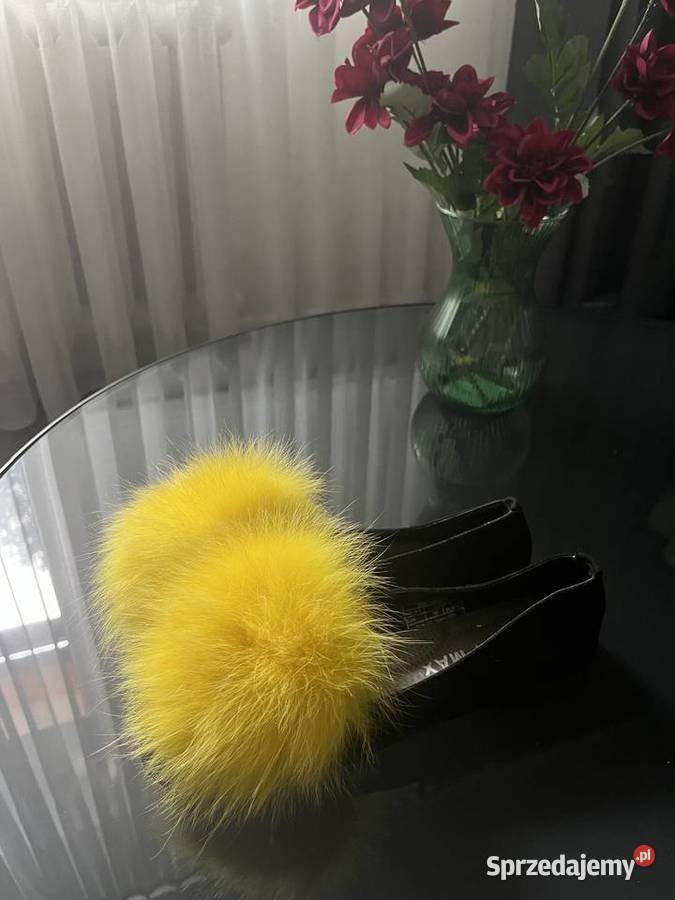 Czarne zamszowe balerinki z naturalnym futrem małopolskie Szaflary