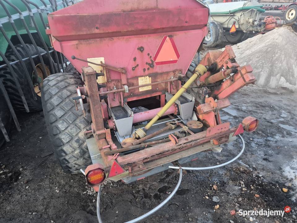 Rozsiewacz do nawozu Bredal 4 tony