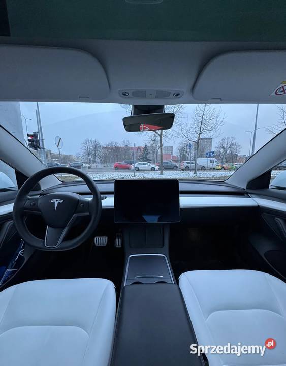 Tesla Model 3 Poznań