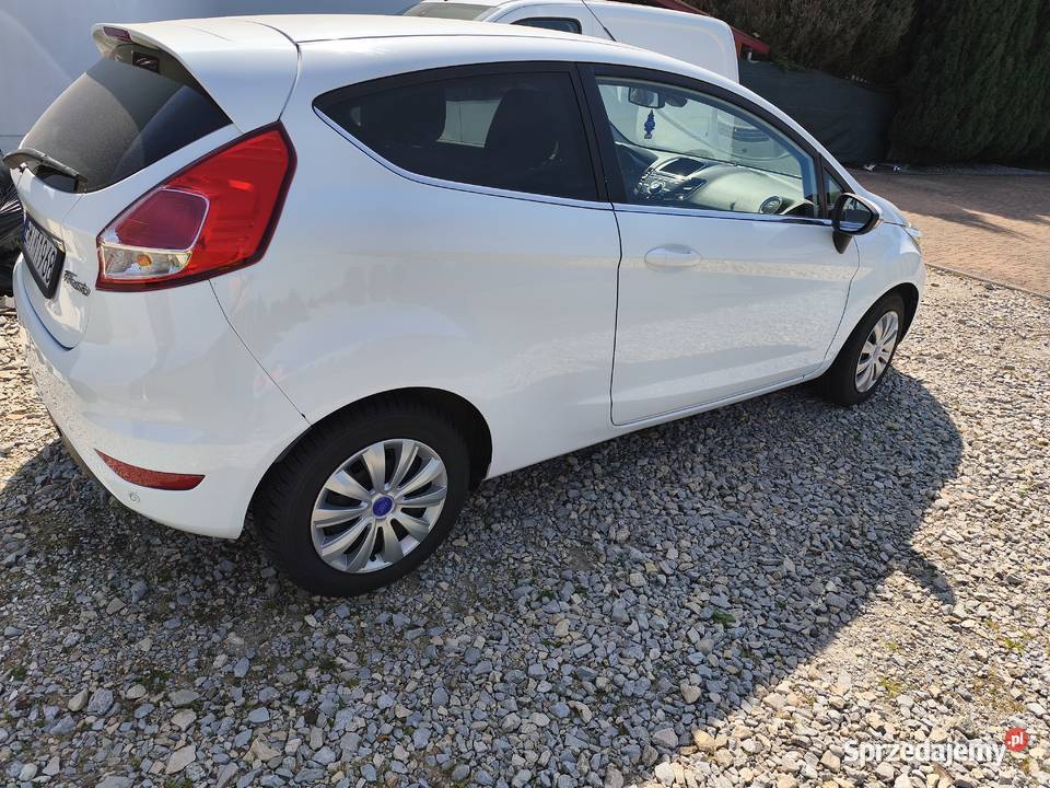 Ford Fiesta wersja Titanium benzyna Wieluń