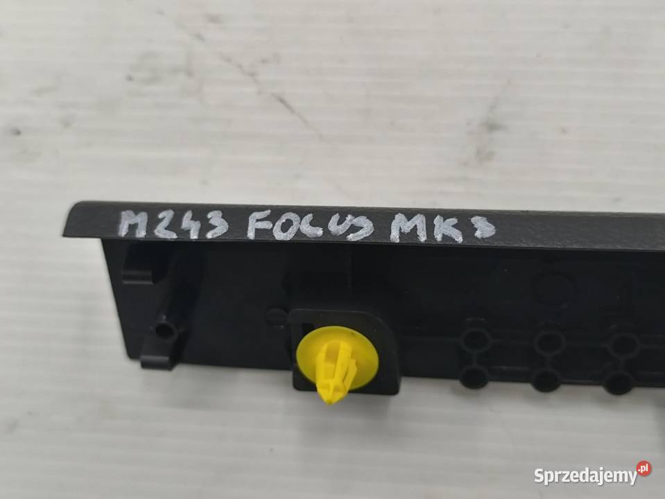 LISTWA NAKŁDKA PROGU PRAWA FORD FOCUS MK3 LIFT