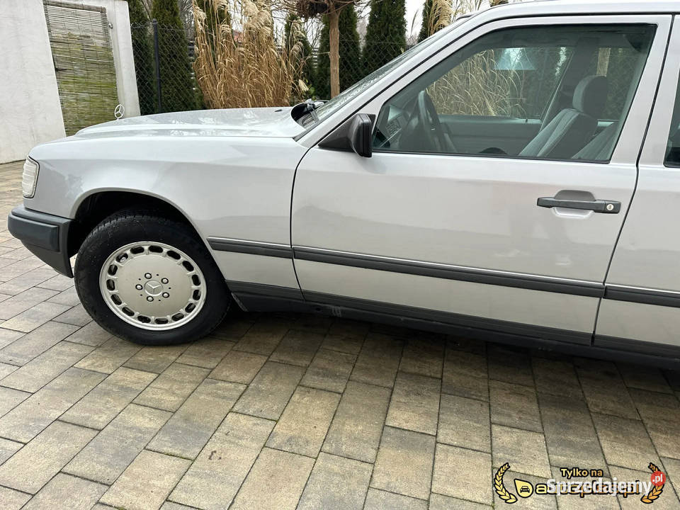 MercedesBenz W124 26 automat 26 benzyna 6 Stok Lacki sprzedam