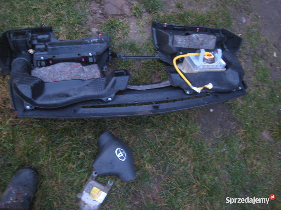 Deska rozdzielcza konsola kokpit poduszki Toyota Kraków sprzedam