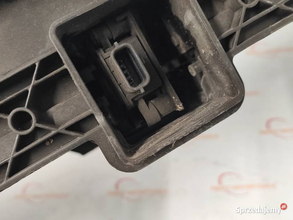 OPEL VIVARO B 16r żaluzja chłodnicy 93867883 sprzedam