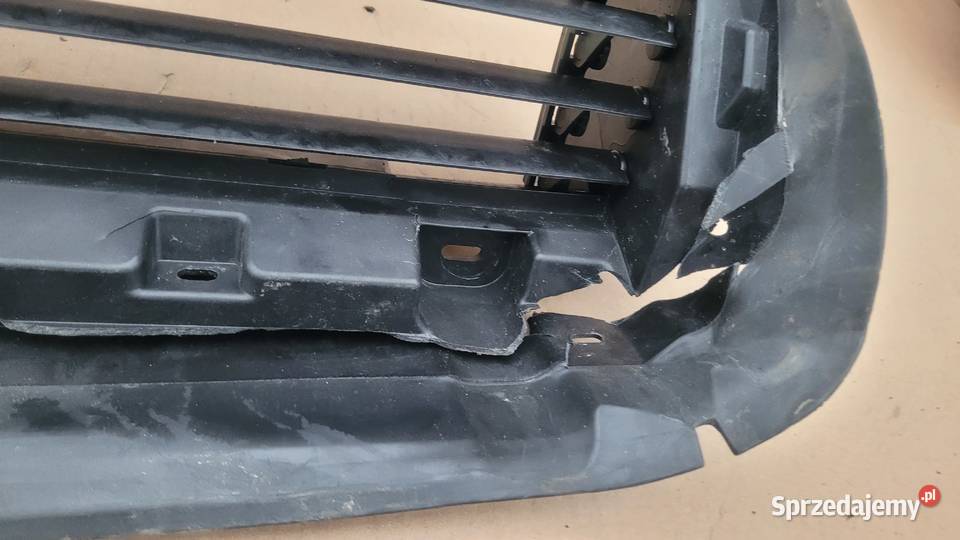 KIEROWNICA POWIETRZA WLOT ŻALUZJA DACIA DUSTER osobowe śląskie Ruda Śląska