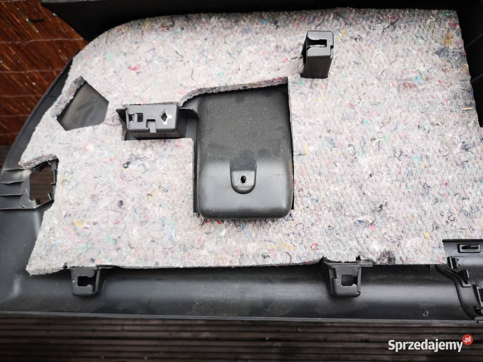 PEUGEOT 3008 wygłuszenie plastik tapicerka klapy osobowe sprzedam