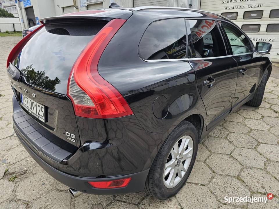 Sprzedam Volvo XC 60 pojemność 24D5 produkcji radio Motoryzacja Szczecinek