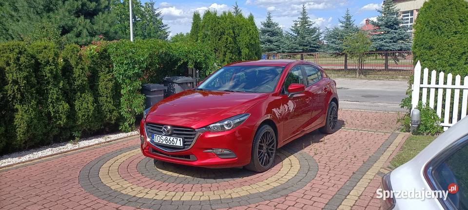 CZARODZIEJKA ŚWIĘTOKRZYSKAMazda 3 48 000 Jest garażowany
