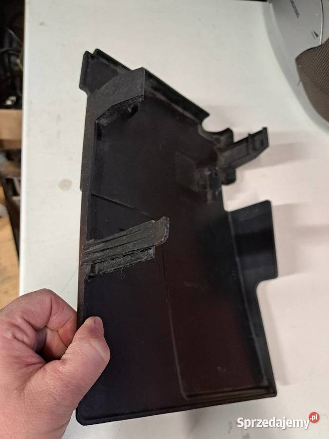 Górna osłonapokrywa akumulatora Astra J