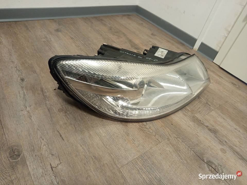 Reflektor prawy octavia 2 Lift 0813