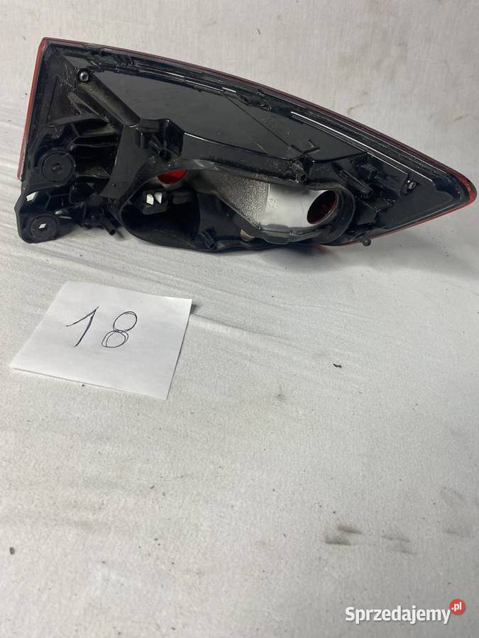 AUDI A4 B9 SEDAN LAMPA LEWA TYLNA TYŁ 8W5945069A Jabłonna