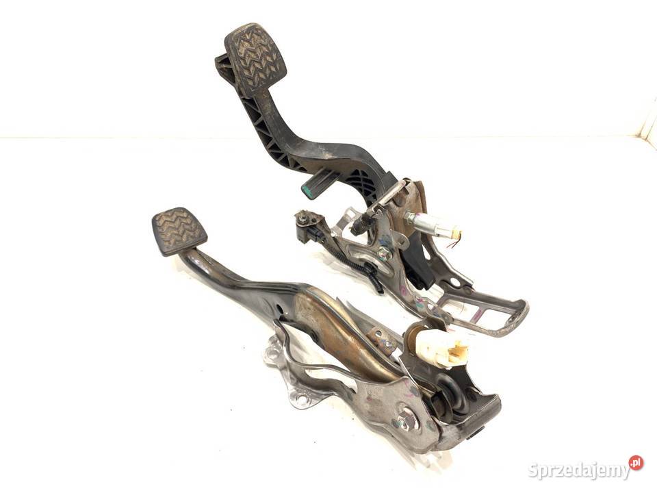 PEDAŁY TOYOTA YARIS III 10 69