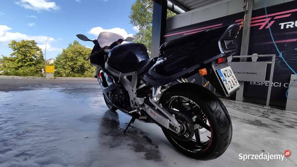HONDA CBR 900RR SC28 1995r Tczew