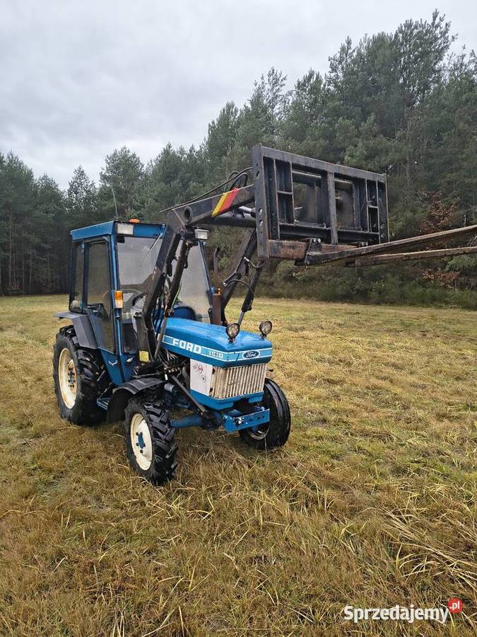 Traktor ciągnik FORD 1910 4WD Staszów