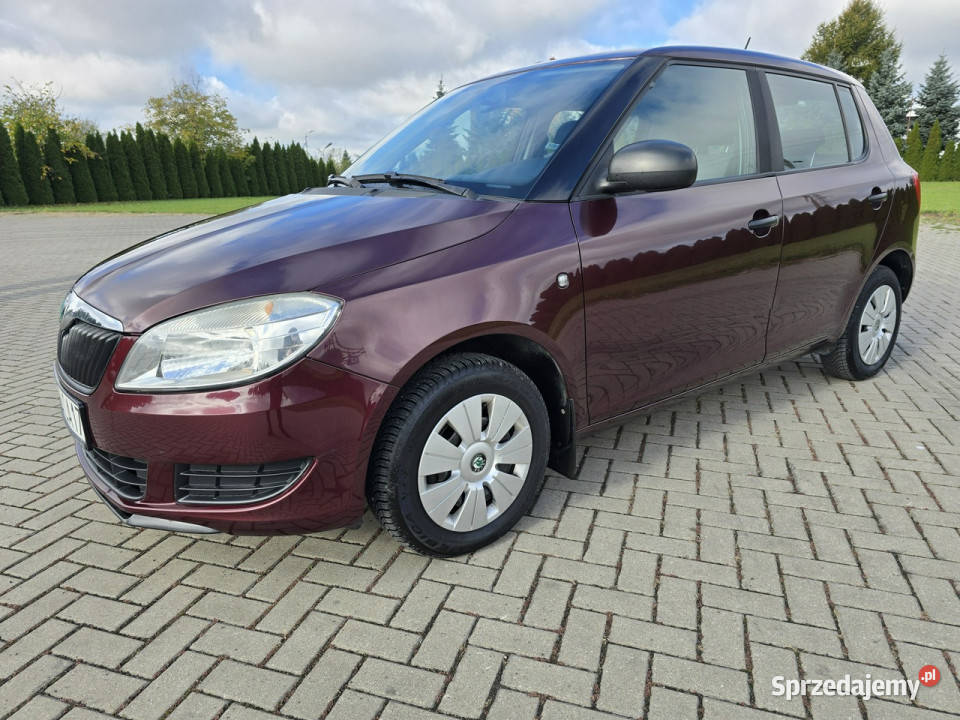 koda Fabia 12Benzyna Salon centralny zamek łódzkie
