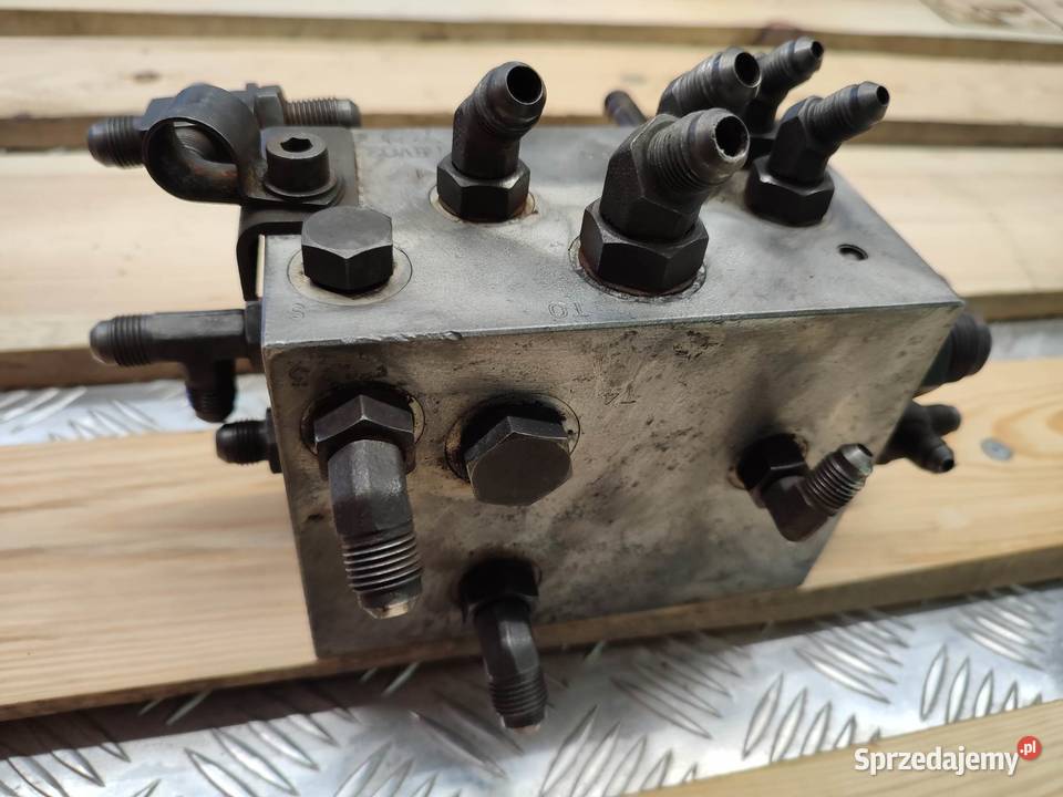 Blok hydrauliczny Massey Ferguson 9407 7210001 wielkopolskie