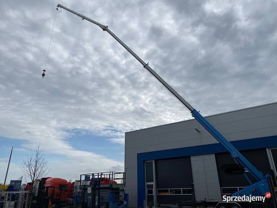 Żuraw Ciesielski dźwig dekarski Bocker AHK 25800