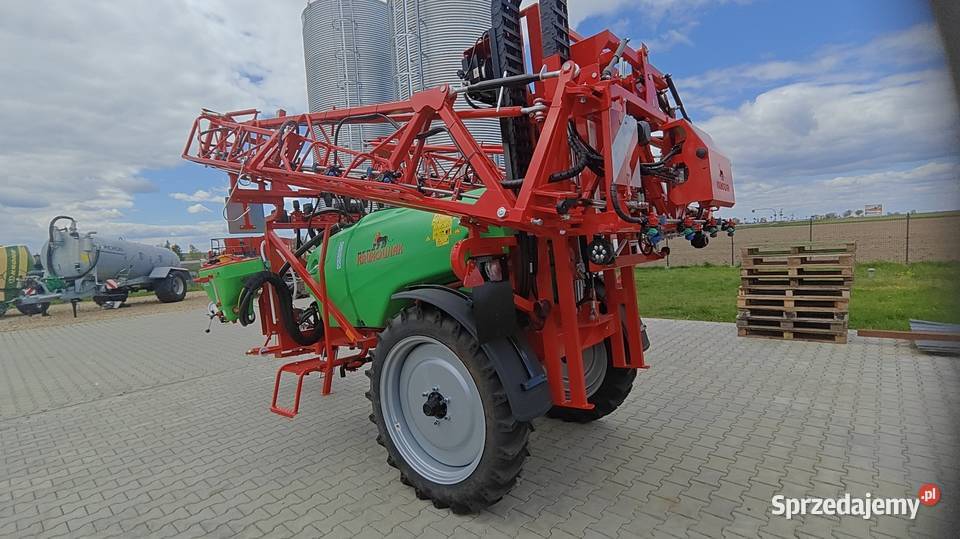 Opryskiwacz polowy KRUKOWIAK 1500 PHN ciągany