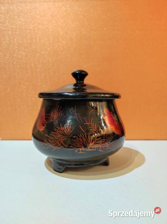 czarna szkatułka puzderko z laki złote rybki świętokrzyskie Kielce