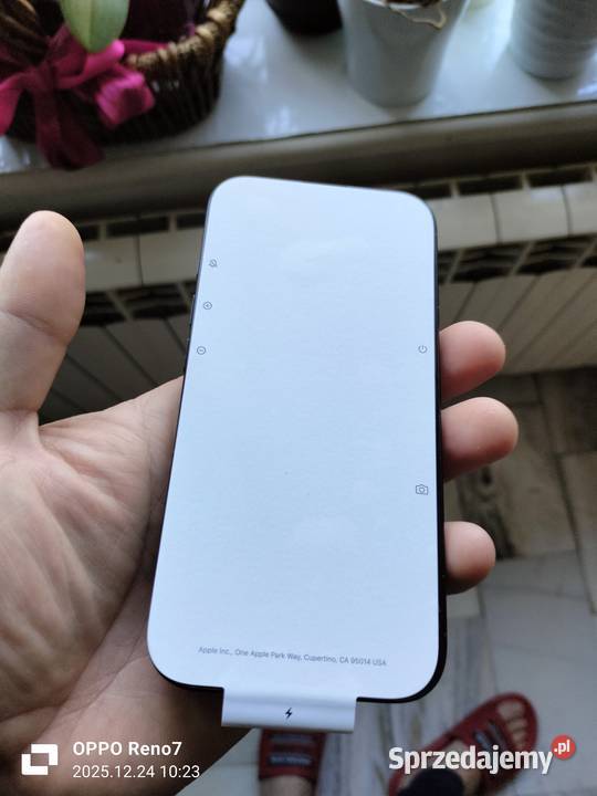 iPhone 16 black Piła