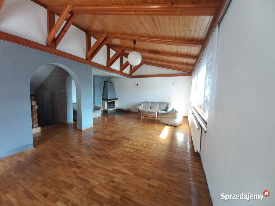 Przestrzenny dom w centrum Żywca z widokiem na Domy Żywiec