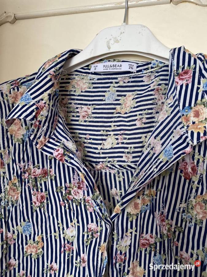 Bluzka PullBear z kołnierzykiem w prążki kwiaty Kraków