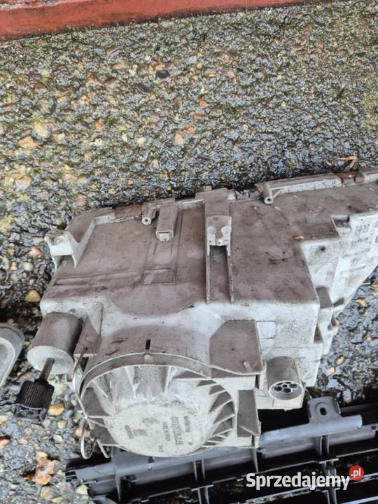 Omega A lampy prawy przód Łódź